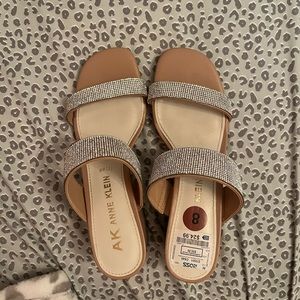 I am selling Anna Klein heels never worn.